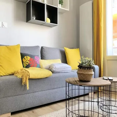 Apartament For 6 People *